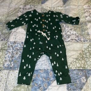 Focus Kids Baby Girls Size 3 months Christmas Tree Outfit